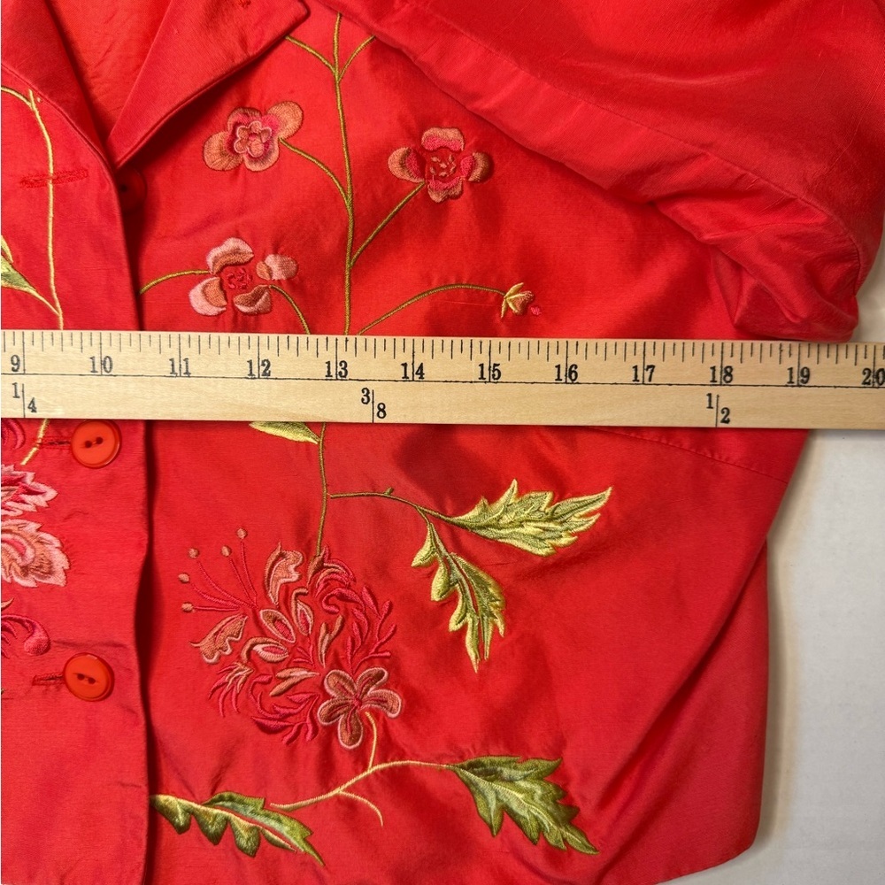 Maggy London Red Floral 100% Silk Embroidered Lightweight Cropped Jacket Size 10 - Picture 4 of 5
